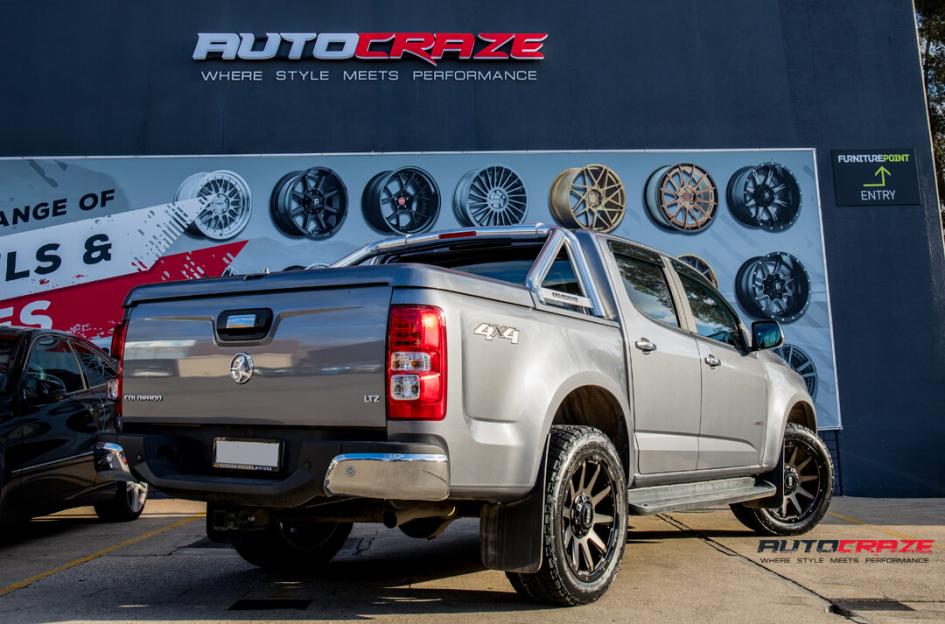 HOLDEN COLORADO GD05 BRONZE DARK TINT WITH MATTE BLACK